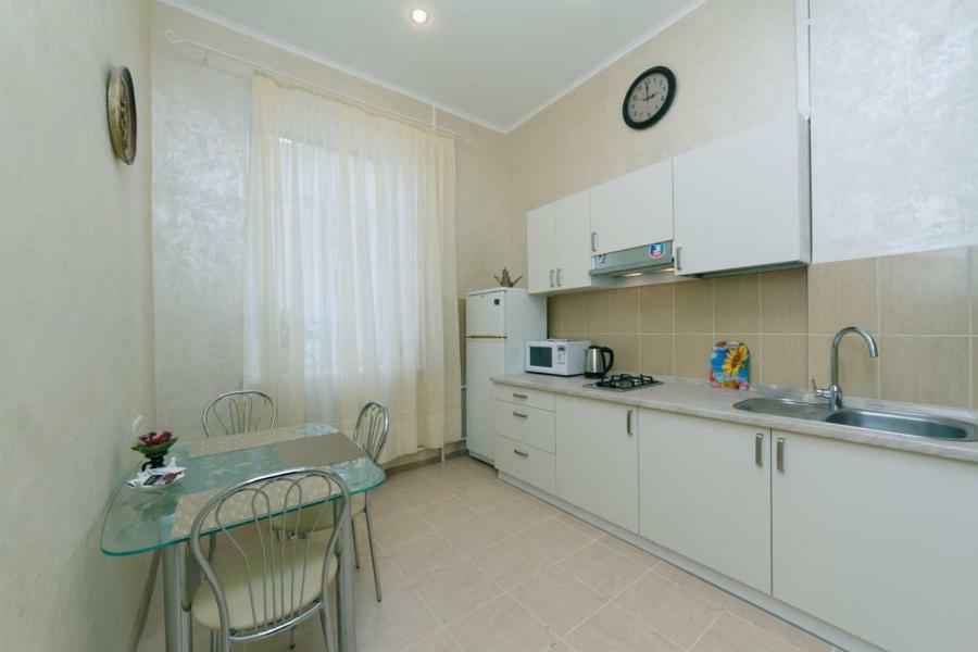 Apartment On Saksahanskoho Street Kyiv Exterior photo